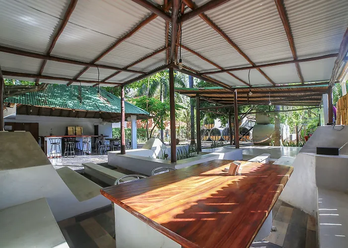 Hostel Pipe House