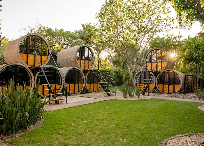Pipe House Hostel *