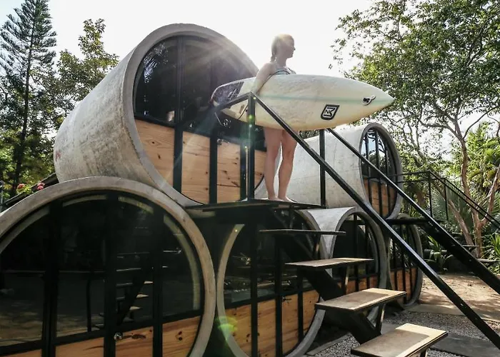 Hostel Pipe House