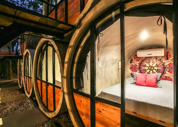 Hostel Pipe House