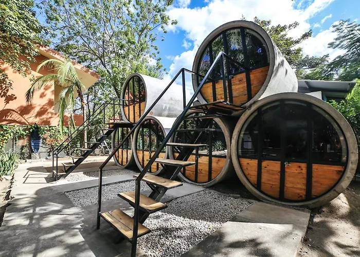 Hostel Pipe House